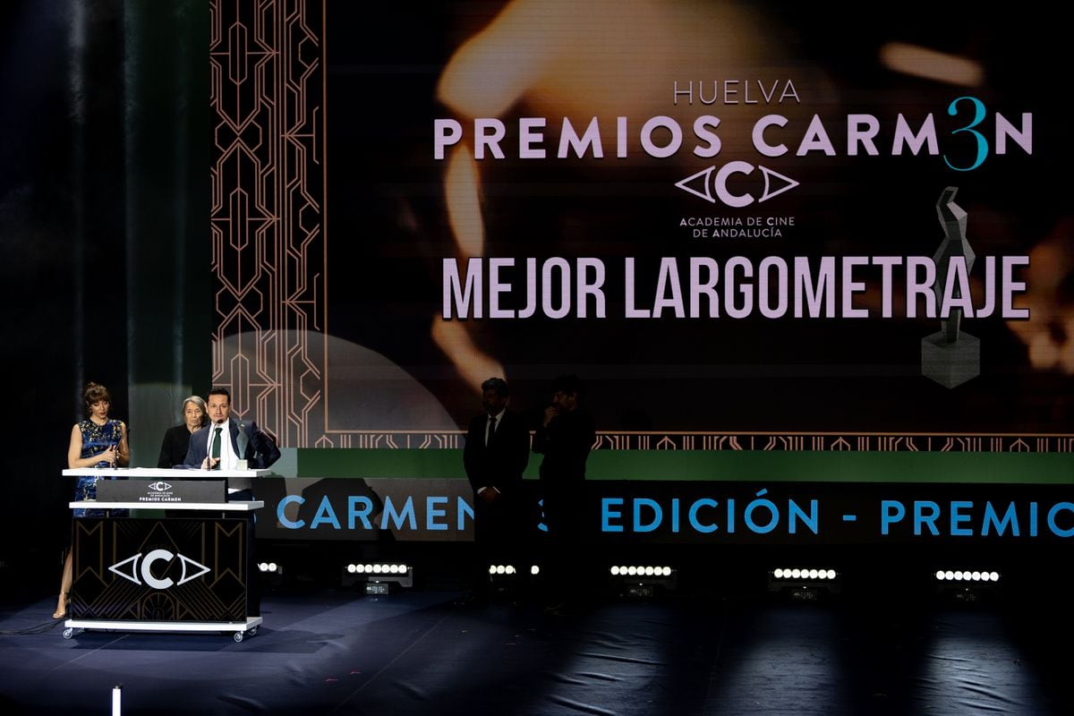 Los Premios Carmen del Cine Andaluz reconocen la audacia de ‘Te estoy amando locamente’ y ‘Mamacruz’ | Andalucía | España