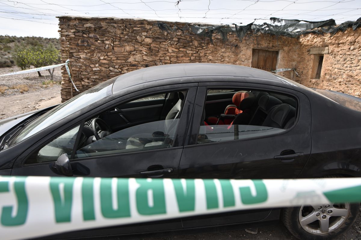 Gérgal: La Guardia Civil investiga en Almería si un hombre con una orden de alejamiento ha matado a sus dos hijas | Sociedad