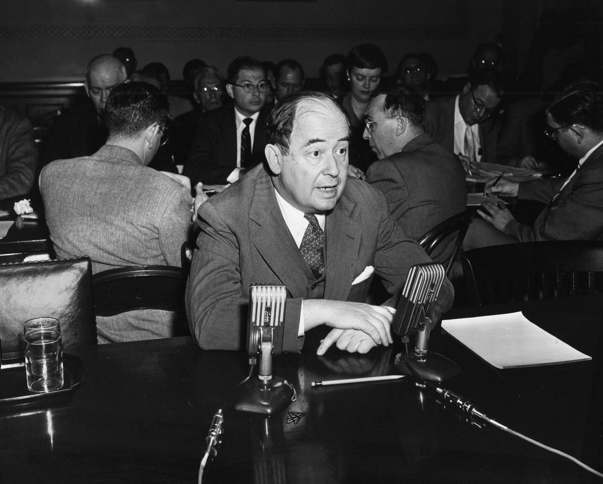 John von Neumann: ‘MANIAC’, cuando el diablo llama a la puerta lo mejor es invitarlo a pasar | El hacha de piedra | Ciencia